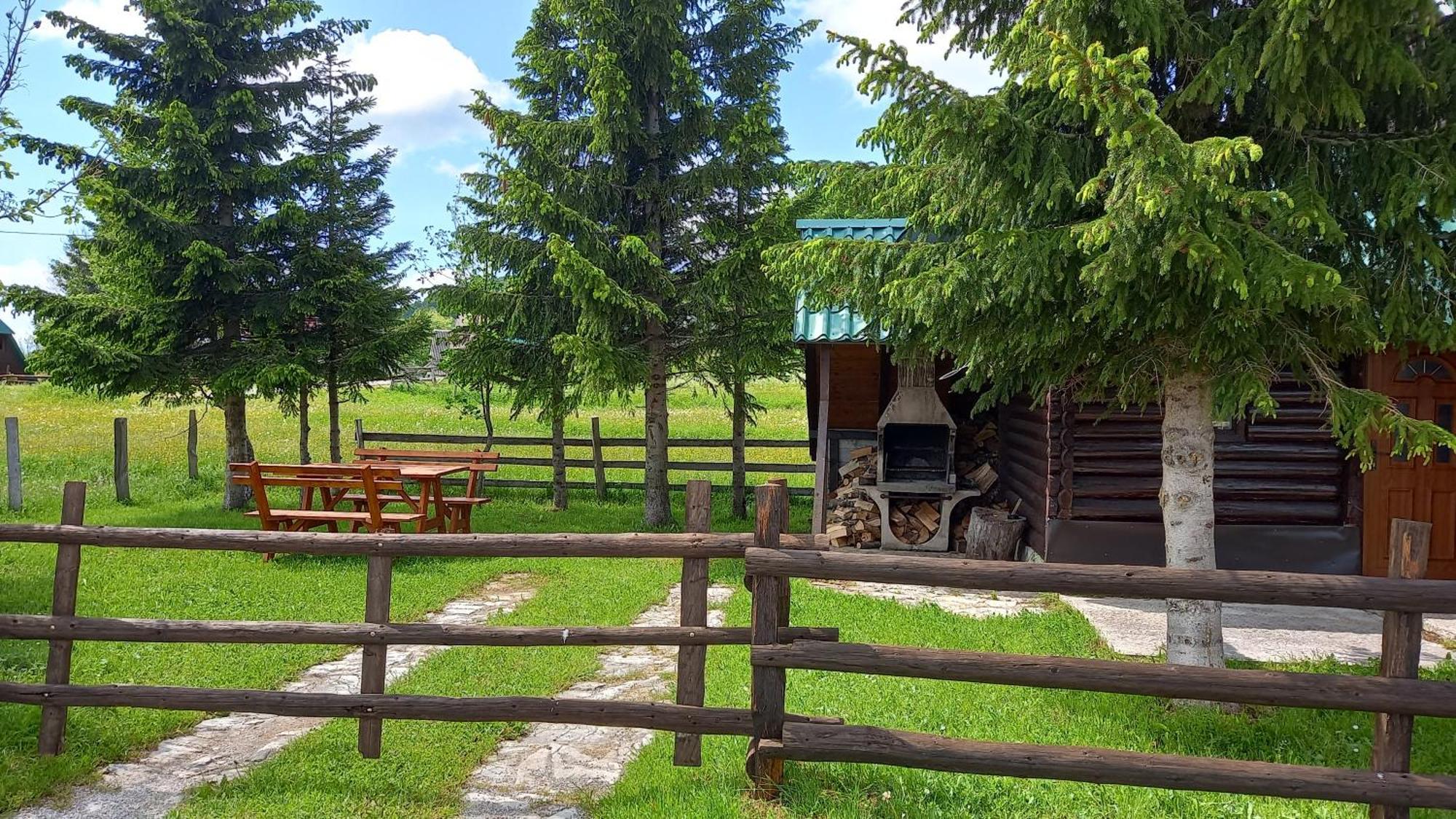 Family Farm Apartments Žabljak Esterno foto