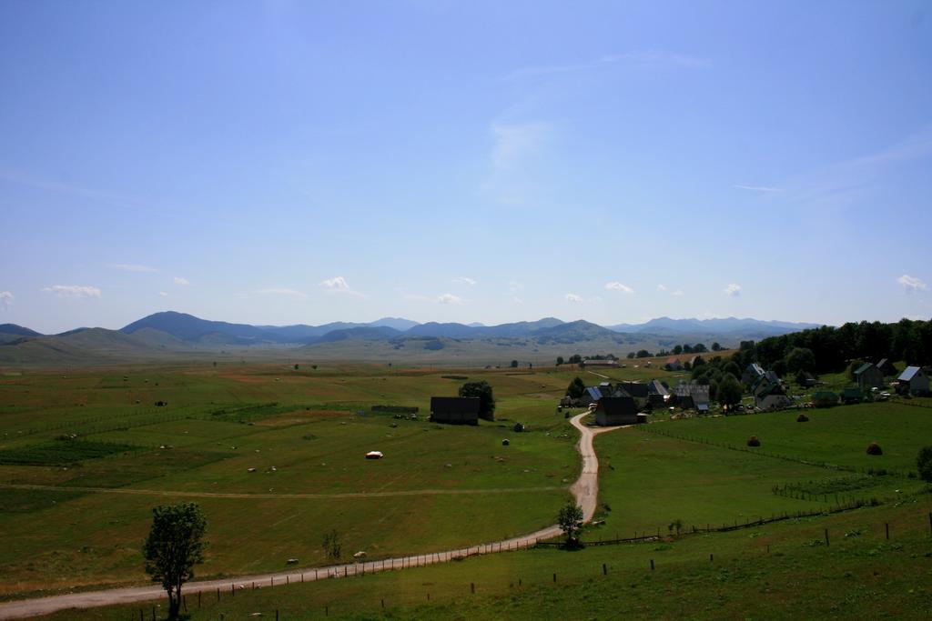 Family Farm Apartments Žabljak Esterno foto